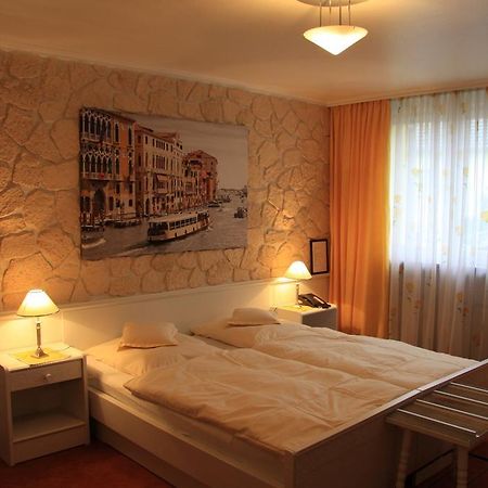 Hotel Die Post Оффенбах Номер фото
