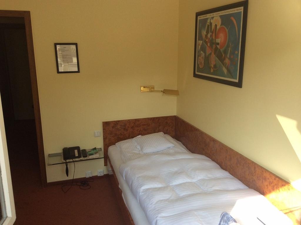 Hotel Die Post Оффенбах Номер фото